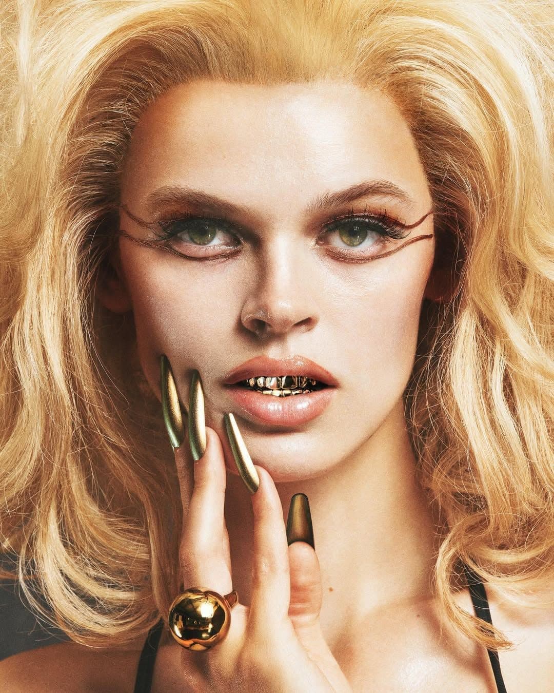 CR Fashion Book